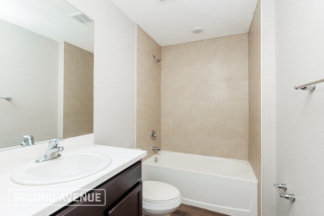 Building Photo - 4934 Redwood Terrace