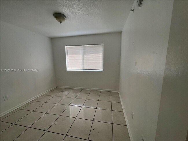 Building Photo - 15460 SW 284th St
