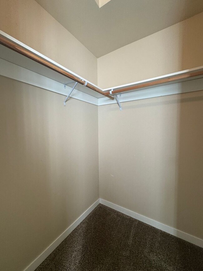 Building Photo - Cambridge Place I - 2233