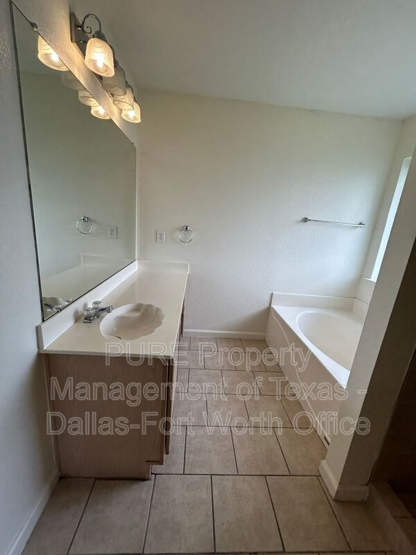 Building Photo - 709 Catalina Dr
