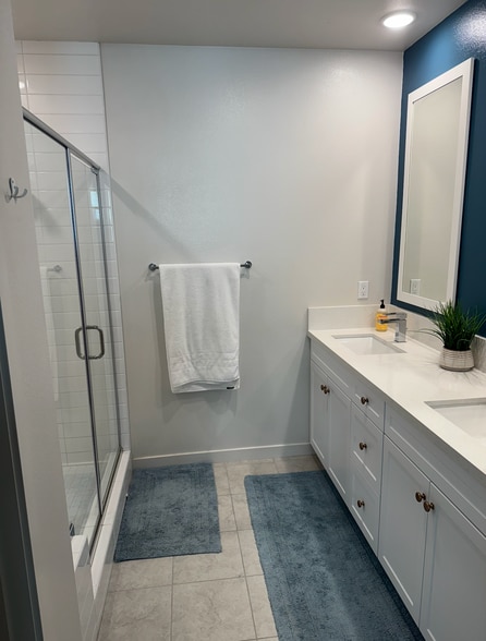 Primary Bath - 2065 Bravo Loop