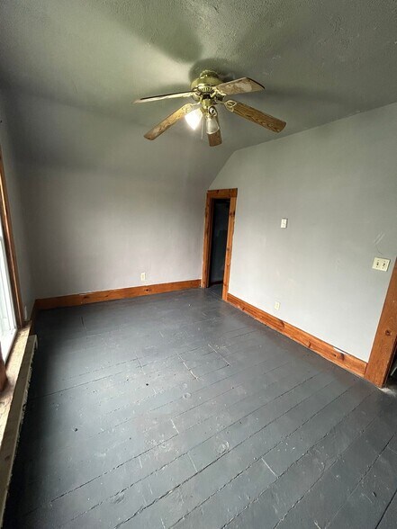 Upper Bedroom 3 - 408 S Range St