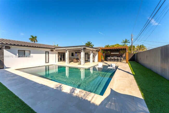 Building Photo - 2845 SW 127th Ave