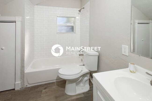 Building Photo - 4 Bedroom Pet-Friendly Home in Lake Worth,...