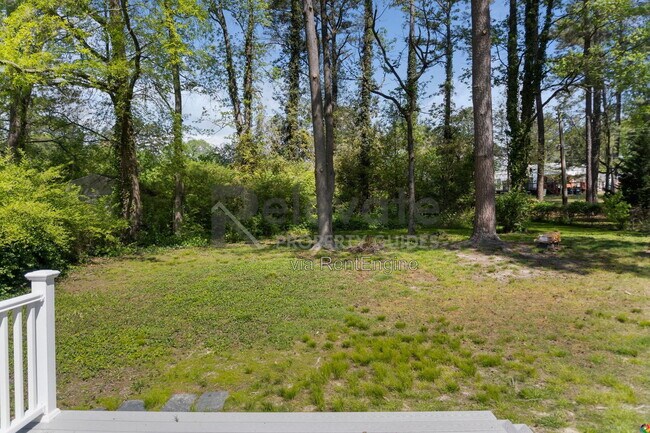 Building Photo - 9020 Weldon Dr