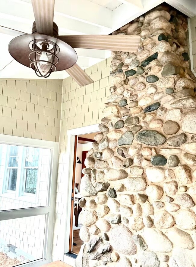 Building Photo - 239 Leonard Ct