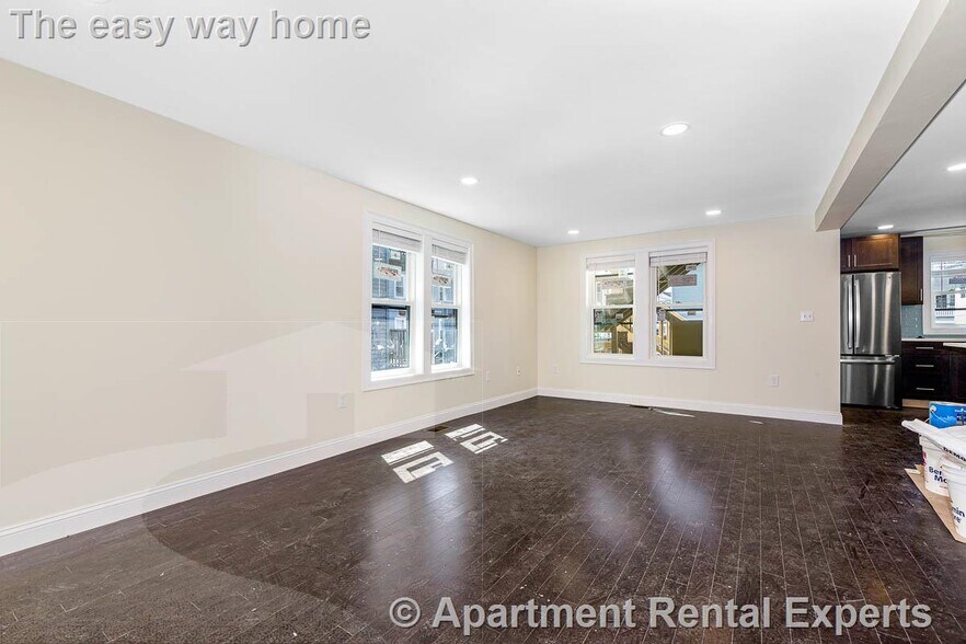 Building Photo - 70 Stanley Ave