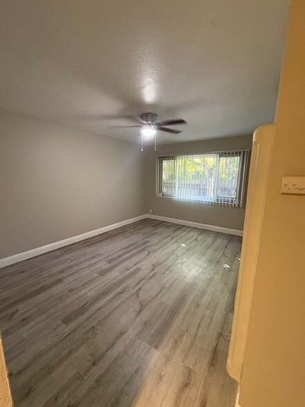 Building Photo - 5499 Claremont Ave