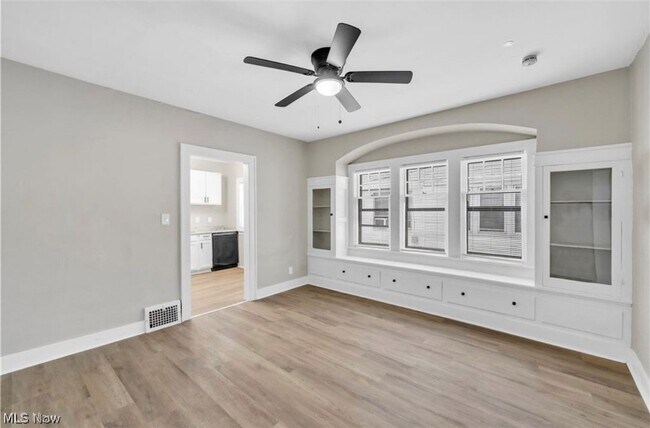 Building Photo - 3522 E 154th St