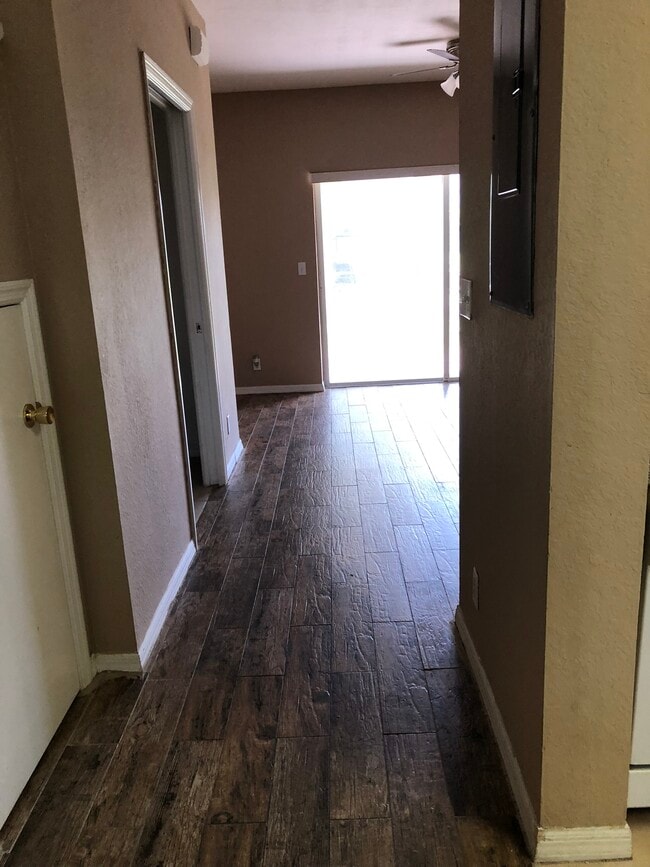 Building Photo - 10037 Poppy Hill Dr
