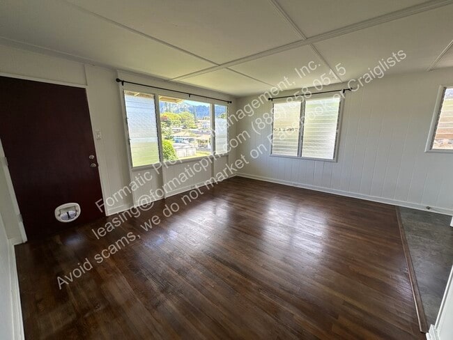 Building Photo - Charming 3-Bedroom Pet-Friendly Home with ...