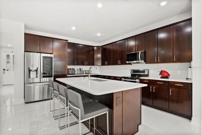 Building Photo - 10148 Malpas Point