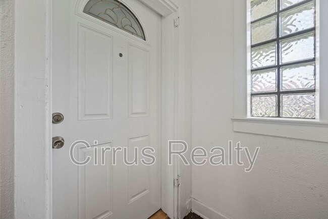 Building Photo - 1224 32nd St