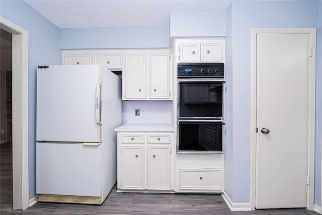 Building Photo - 2306 Wallingford Dr