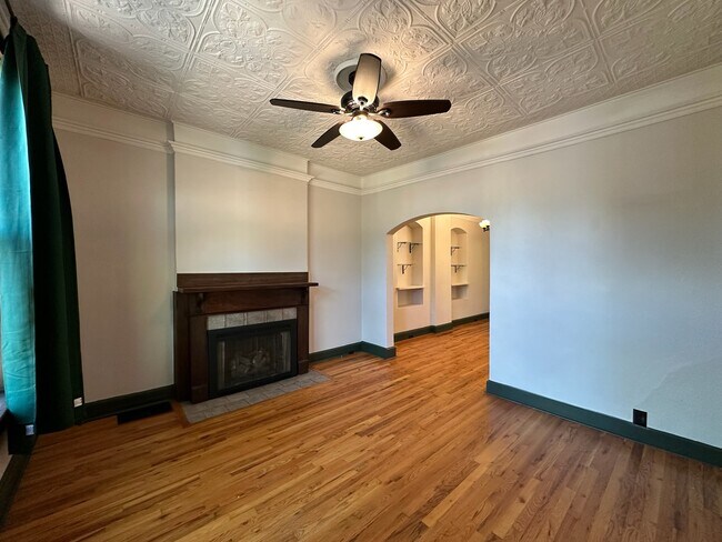Building Photo - 1520 E 35th Ave