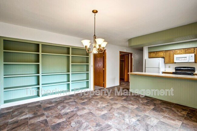 Building Photo - 17960 Bakers Farm Rd
