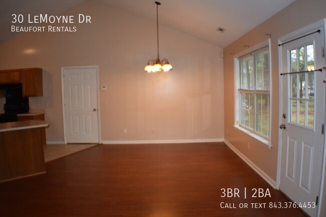 Building Photo - 30 Le Moyne Dr