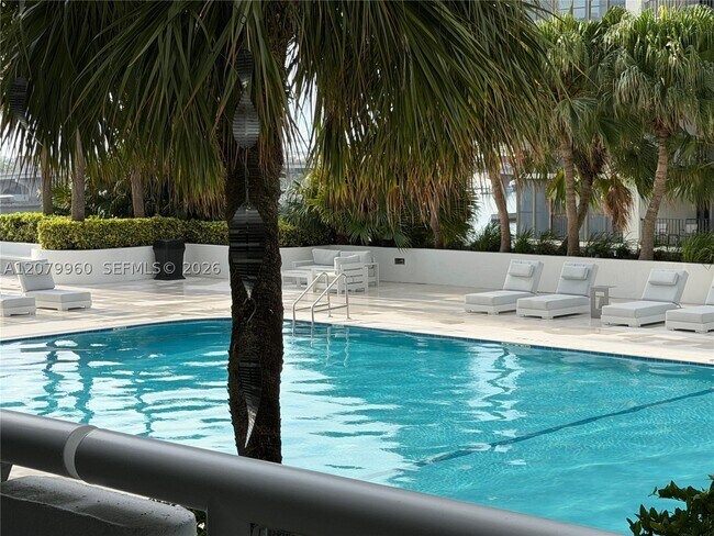 Building Photo - 1717 N Bayshore Dr