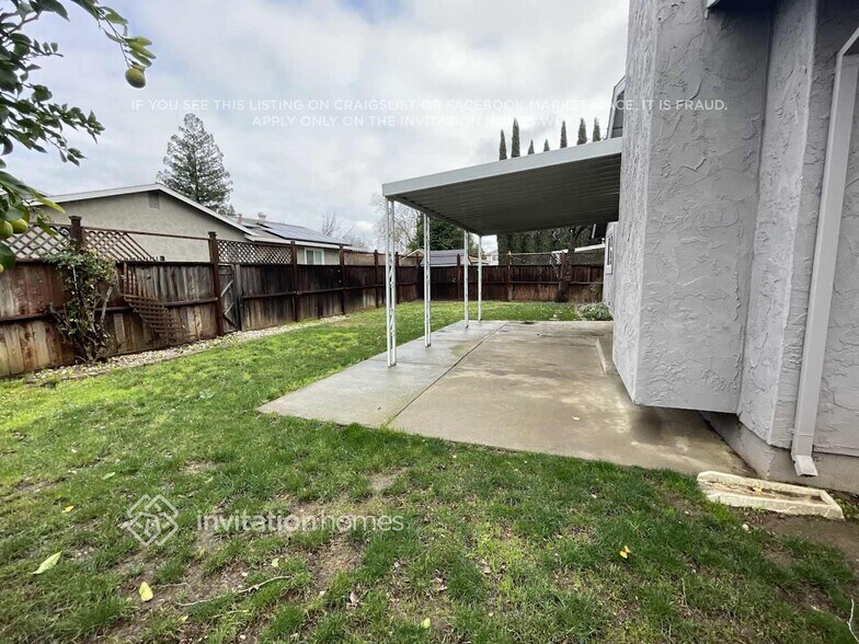 Building Photo - 1101 Woodridge Dr