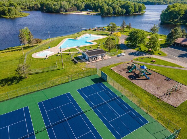 Building Photo - 3145 Ogontz Dr