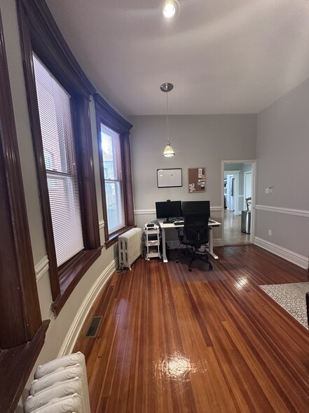 Beautiful wood floors - 2329 W Grace St