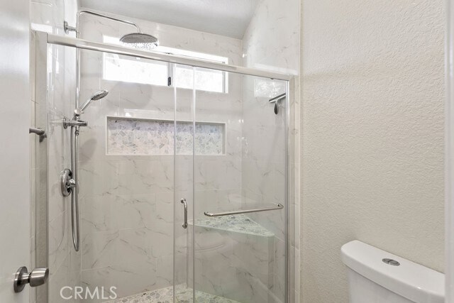 Building Photo - 5 Silver Glade Dr