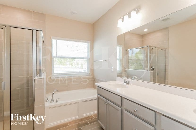 Building Photo - 413 Stone Arbor Ln