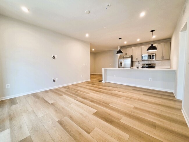 Building Photo - Newer ground level condo in Coalfield Station located in highly desireable Midlothian.