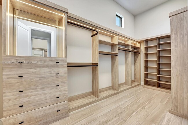 Building Photo - 17130 Magnolia Estates Dr