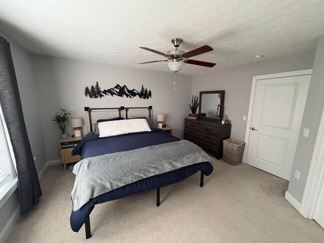 Building Photo - Townhouse for Rent in Spring Oaks!