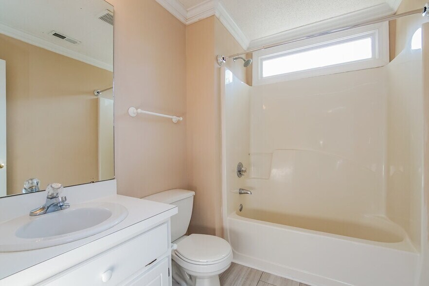 Building Photo - 4813 Forest Highland Dr