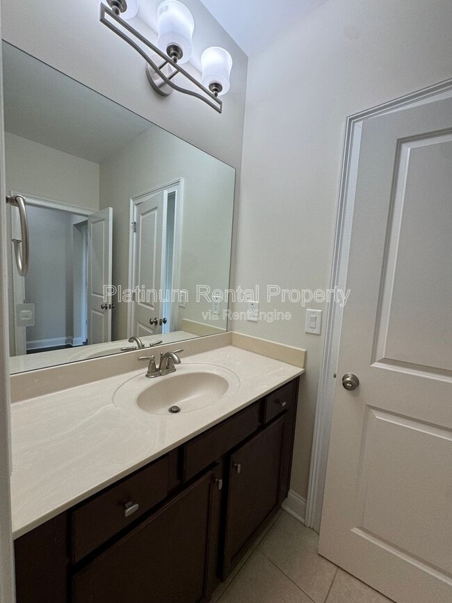 Building Photo - 3578 Strath Dr