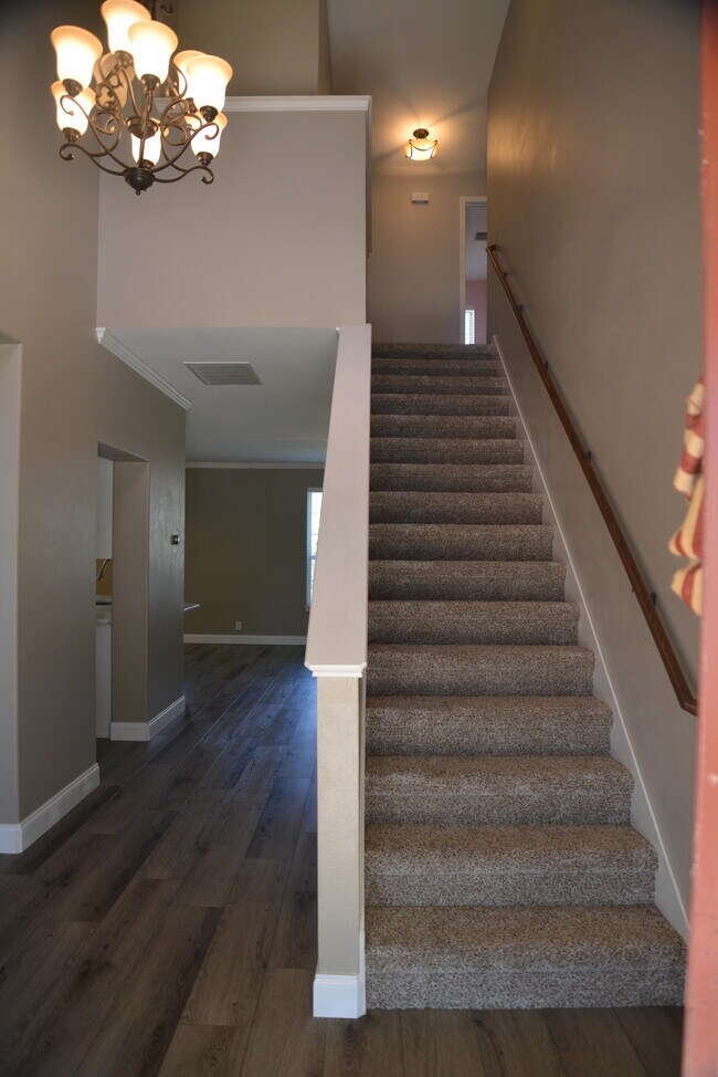 Building Photo - 11715 Oakwood Rdg