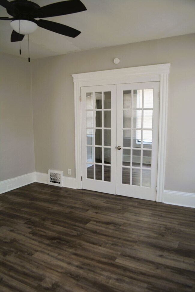 Building Photo - 6613 Wakefield Ave