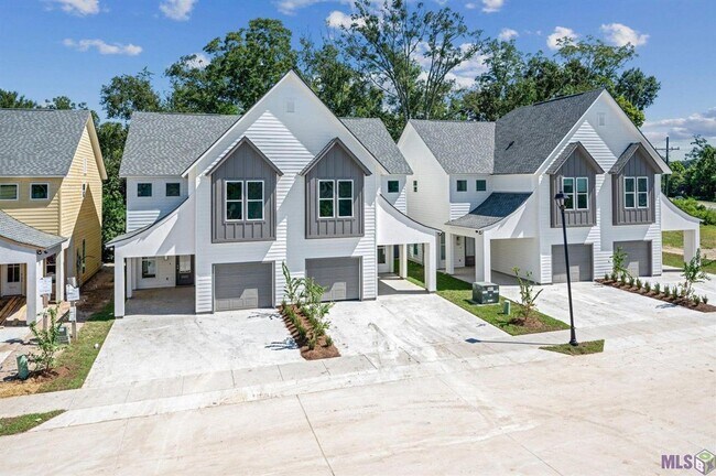 Primary Photo - 3 Bed, 2.5 Bath Home Near LSU!