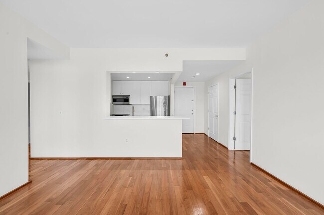 Building Photo - 2110 City Pl