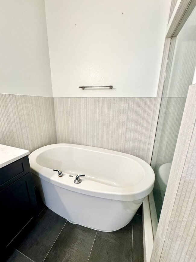 Building Photo - Stunning and Unique Luxury Town Home for Rent in the heart of sought after SODO!