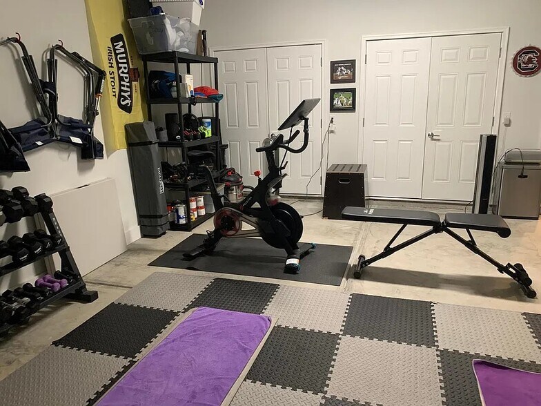 Building Photo - 17035 Soho Dr