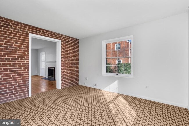 Building Photo - 6130 11th Rd N