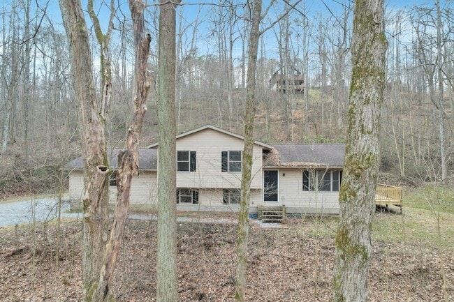Building Photo - 1889 Wolverine Dr