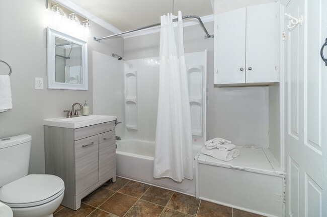 Building Photo - 1510 Stovall St