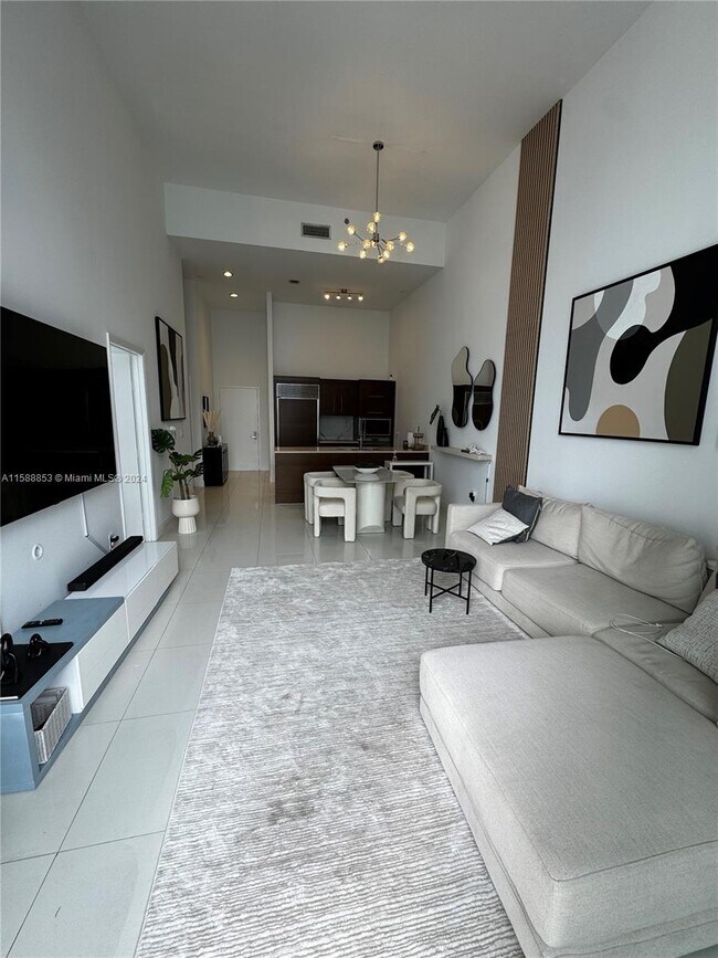 Building Photo - 475 Brickell Ave