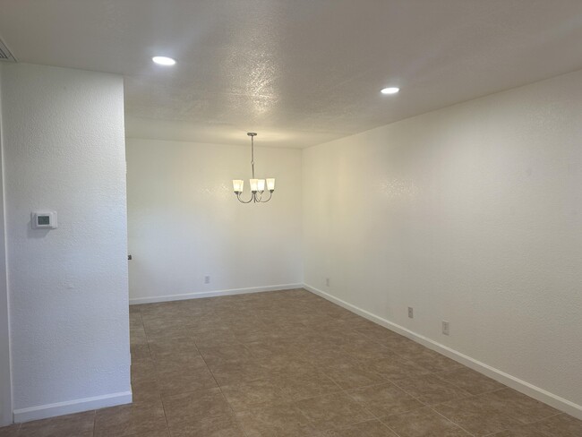 Building Photo - 2820 N Arcadia Ct