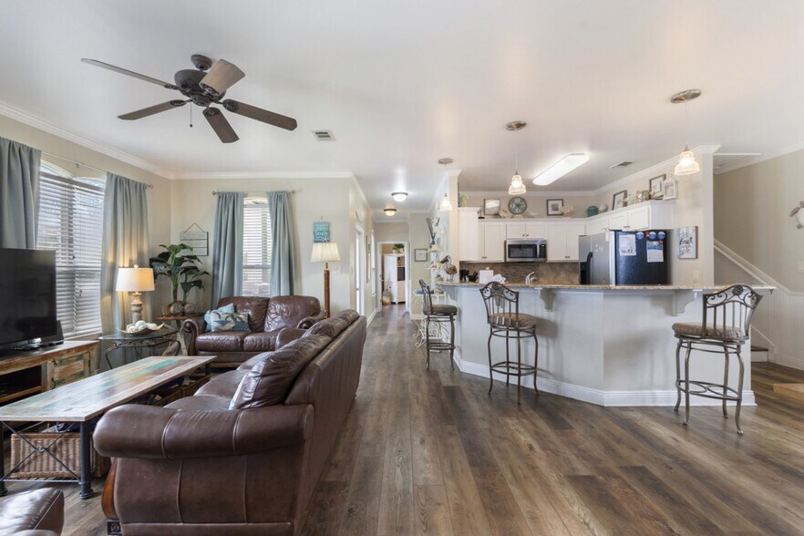 Building Photo - 9 Amber Cove