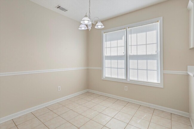 Building Photo - 313 Southbank Dr