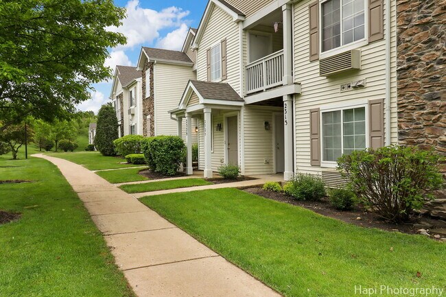 Building Photo - 2313 Silverstone Dr