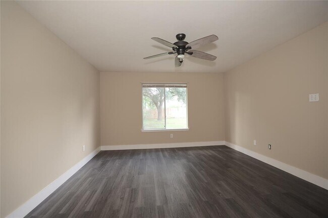 Building Photo - 5115 Summit Lodge Dr