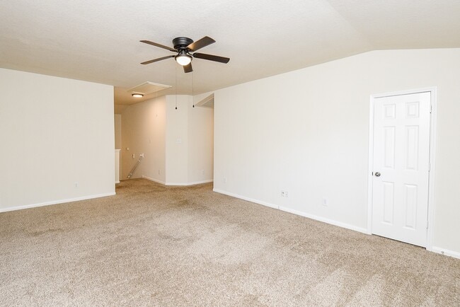 Building Photo - 32406 Cross Spring Park Ln