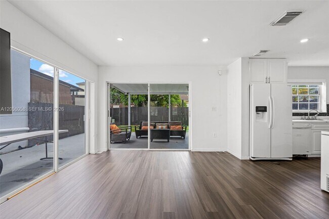 Building Photo - 13990 SW 160th Terrace