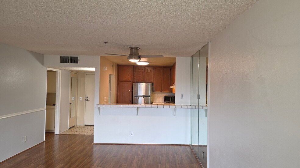 Building Photo - 5990 Dandridge Ln